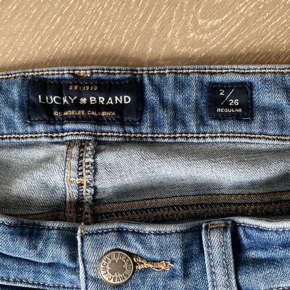2/$17 Lucky Brand Stella Skinny jeans in size 26/2 regular - Picture 3 of 4